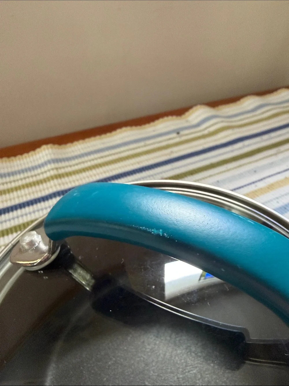 Rachael Ray Porcelain 1 Quart Teal- Green Saucepan with Glass Lid. NonStick